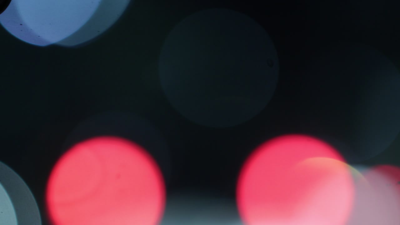 4k3에서 흐릿한 보케 조명