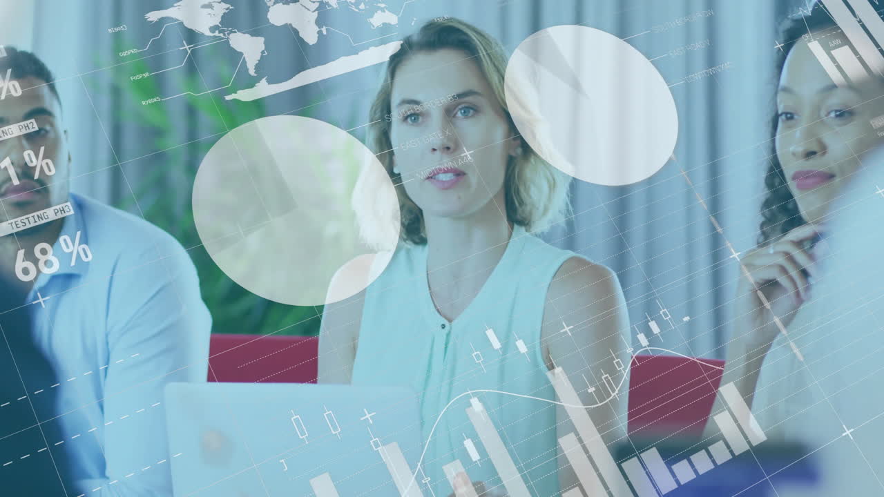 бизнес-данные и анимация фондового рынка над разнообразной командой на встрече