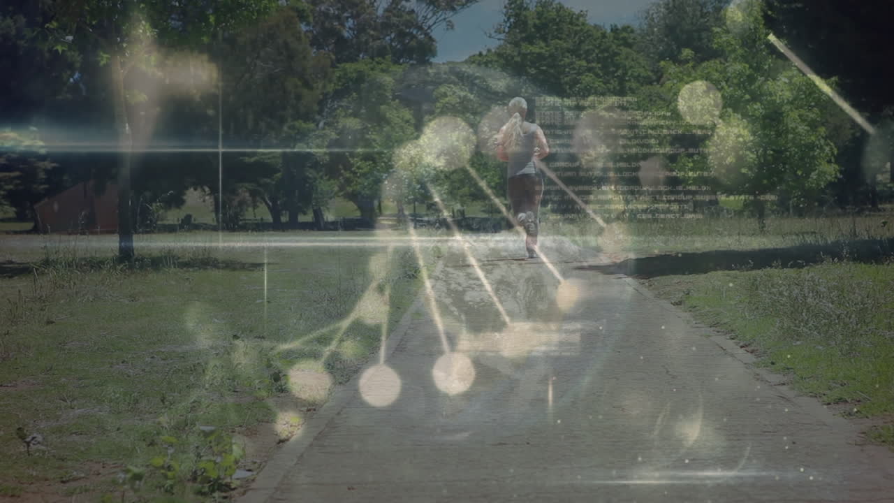 dna 가닥 회전 및 데이터 처리의 애니메이션 백인 여성 달리기