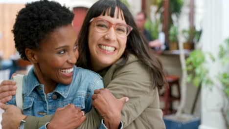 Portrait-of-happy-friends-meeting-at-a-cafe-post