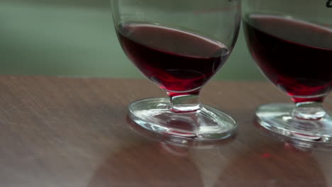 vino tinto en el glaciar express en suiza