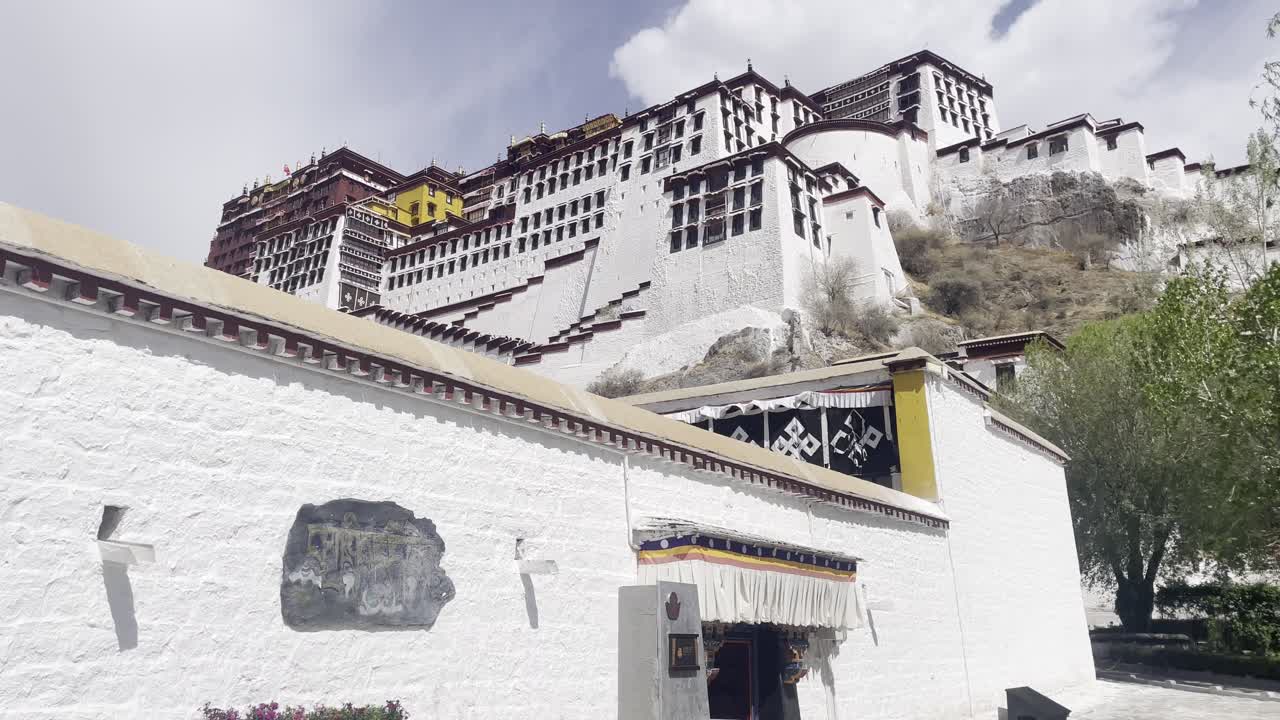 Potala Palace in Tibet Autonomous Region of China, Tibetan sovereign, the Dalai Lama