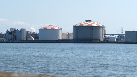 Industrial-Plant-near-Tama-River-in-Tokyo