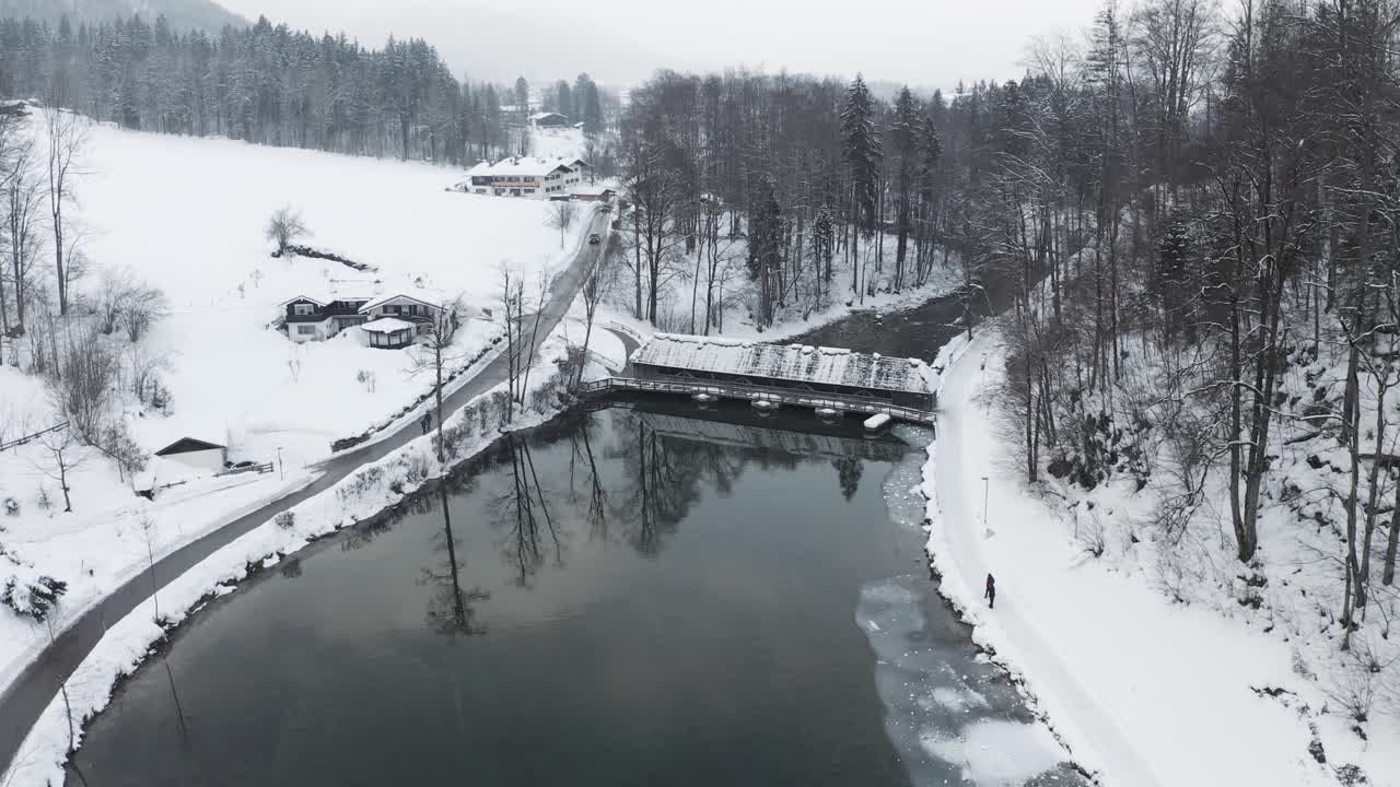 drone aeiral del lago de invierno europeo - calificado