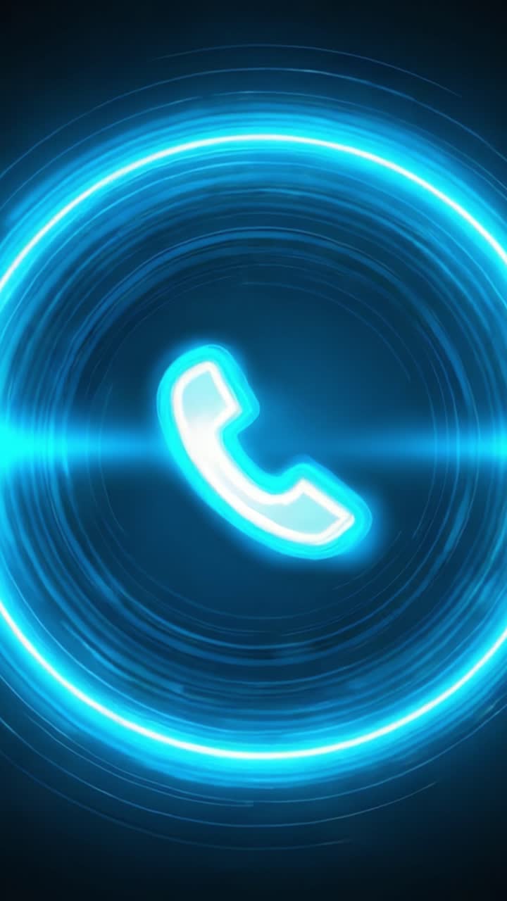 Una rappresentazione visiva dinamica di un'icona del telefono circondata da effetti di luce circolare radiosi, che sottolinea la connettività e la comunicazione in un mondo digitale moderno.