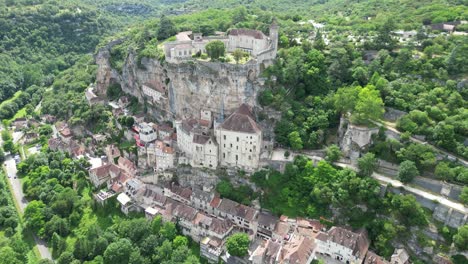 rocamadour, frankreich, kleines clifftop-dorf, zieht sich zurück