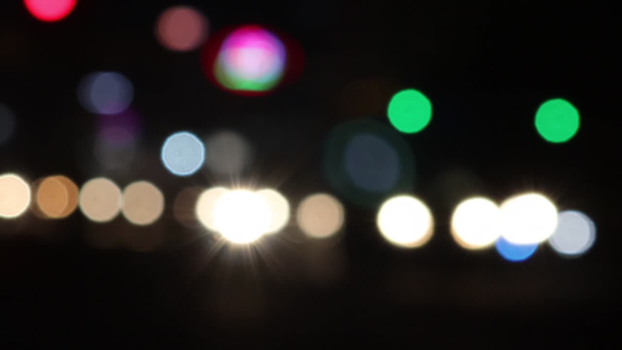 efecto de desenfoque del fondo del vehículo y del semáforo