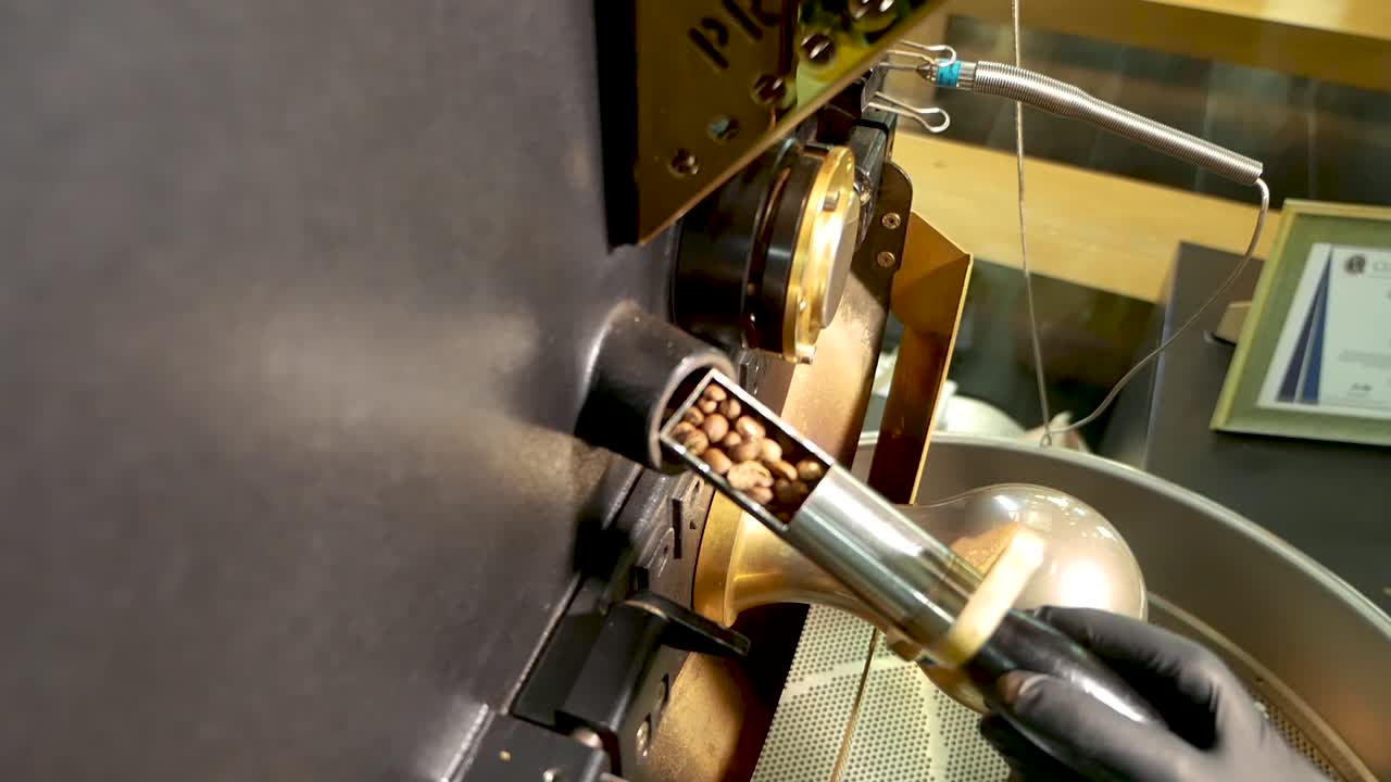 filmaciones de los procesos de torrefacción de café con la tostadora de café