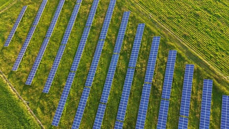 Solarpanel,-Grüne-Energie,-Photovoltaik,-Stromerzeugung-Aus-Der-Sonne,-Luft