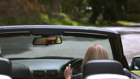 Women-raising-up-their-hands