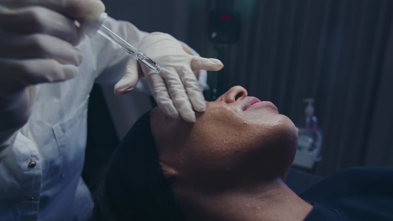 sesión de tratamiento facial