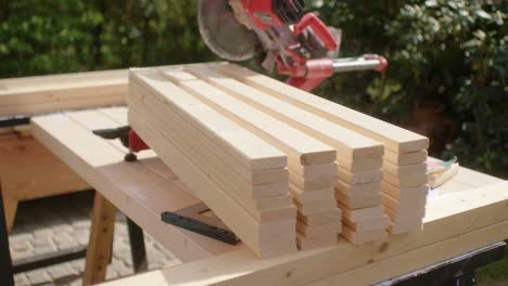primer plano de la madera aserrada terminada