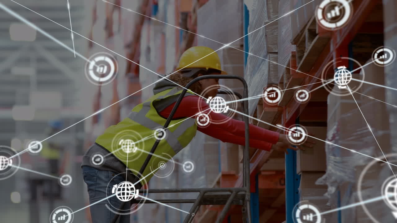 animación de la red de conexiones con iconos sobre el hombre que trabaja en el almacén