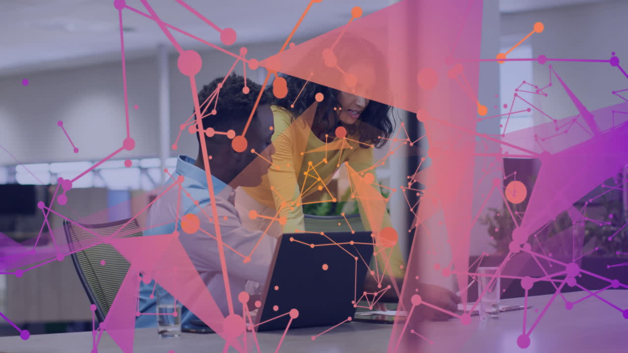 animación de conexiones entre diversas personas de negocios que trabajan juntas en la oficina