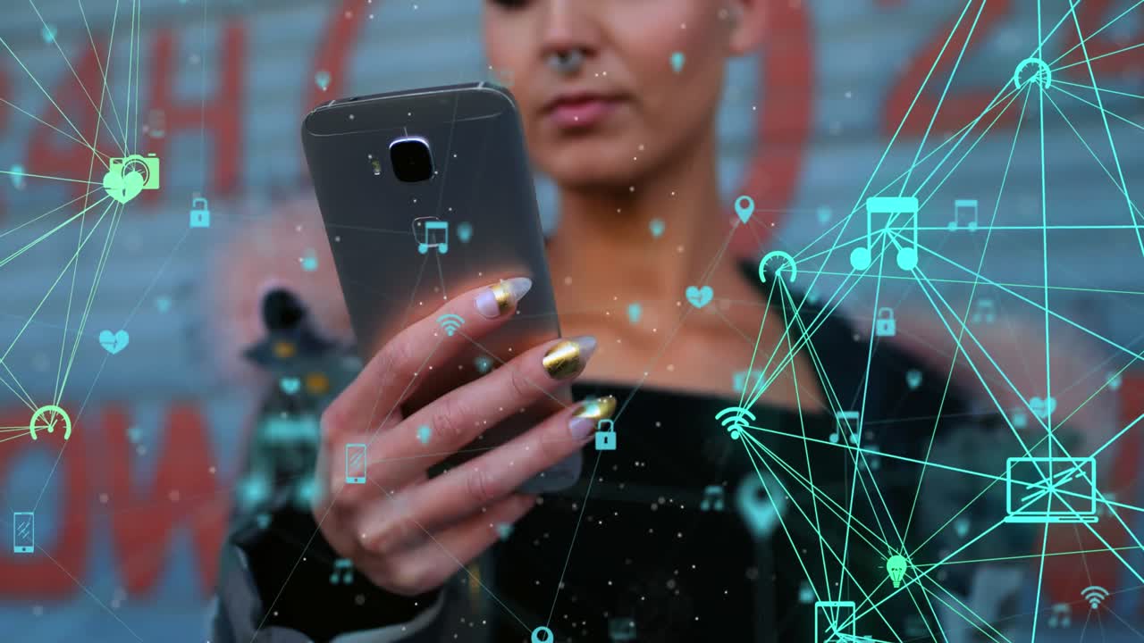 animación de nuevas obras de conexiones con iconos sobre mujeres caucásicas usando teléfonos inteligentes