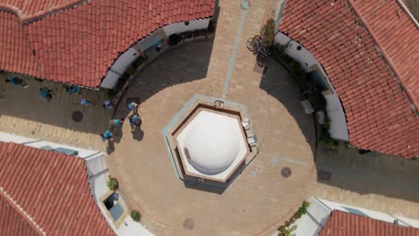 las primeras casas aéreas del consejo chipriota (samanbahçe evleri) en nicosia, chipre del norte