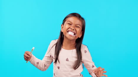 Smile,-toothpaste-and-toothbrush-for-child