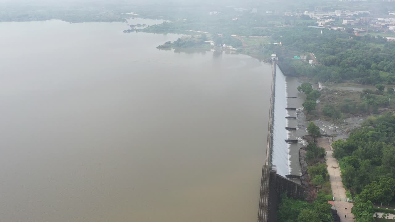 worker MAKE precision components PART IN THE FACTORY