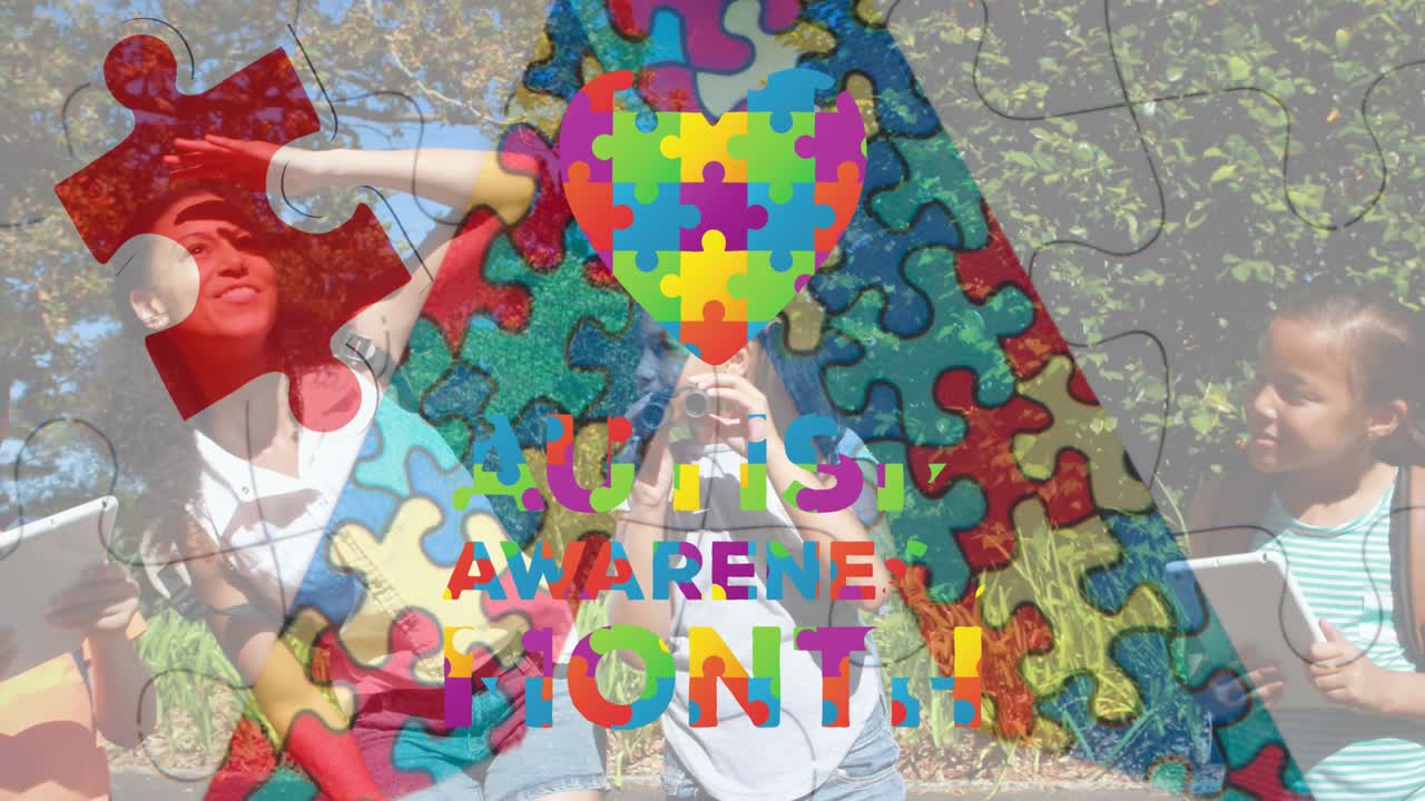 다채로운 퍼즐 조각의 애니메이션 리본 자폐증 인식 달 어린이에 대한 텍스트