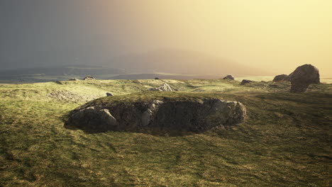 Paisaje-De-Aventura-Al-Aire-Libre-En-Las-Montañas-En-Un-Hermoso-Verano-Verde