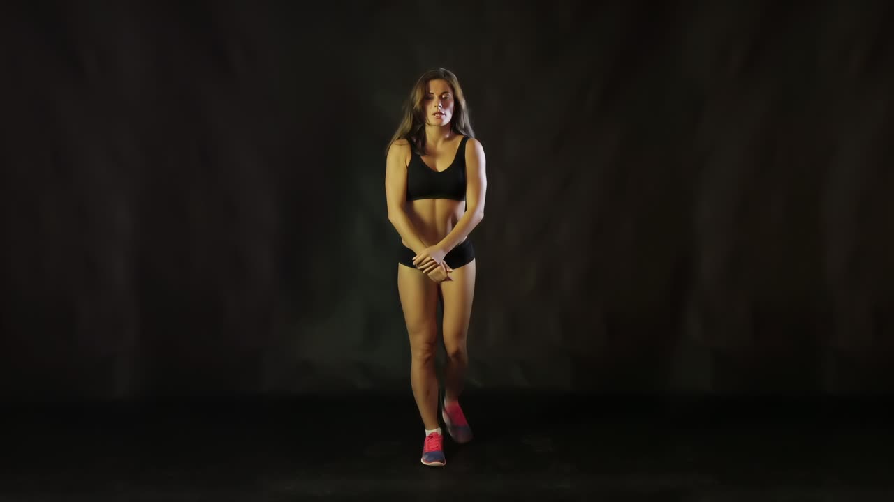 Mulher Fazendo Exercícios de Fitness