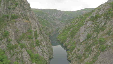 Vista-Aérea-Del-Cañón-Matka