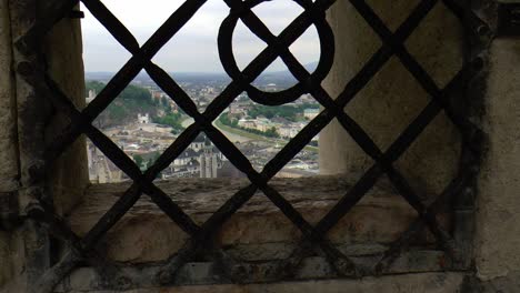 salzburgo visto a través de las rejas de la fortaleza hohensalzburg