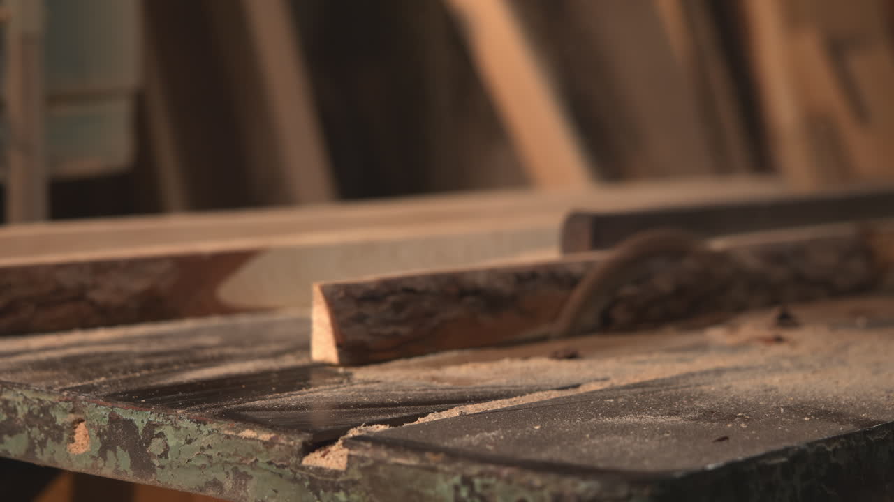 Holzbearbeitung mit einer Tischkreissäge