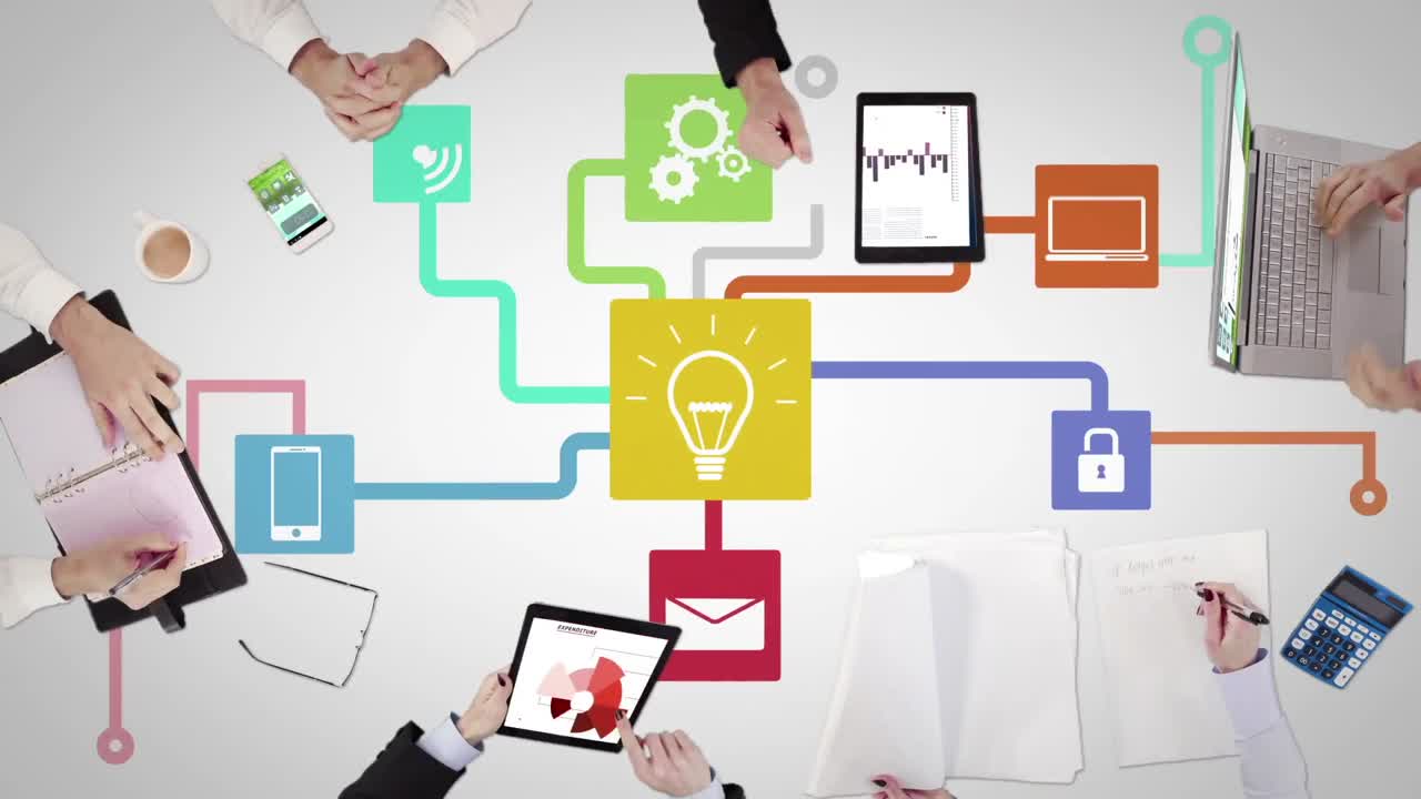 사업가 들 의 손 이 일 하고 있다