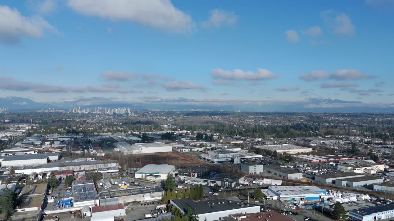 El Área Central de la Ciudad en Surrey, Columbia Británica, Canadá. Centro Comercial Central City y Desarrollo Urbano. Toma Aérea