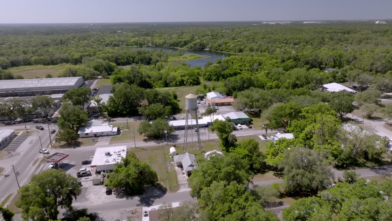 Lake Helen, Florida with drone video moving in a circle.