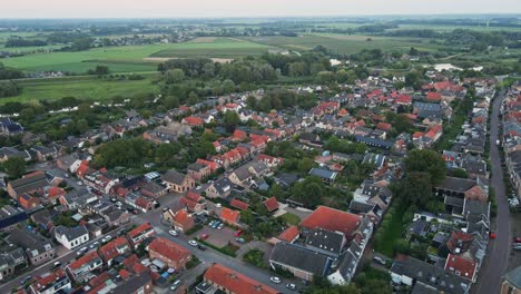 vista aérea de una hermosa pequeña ciudad en los países bajos