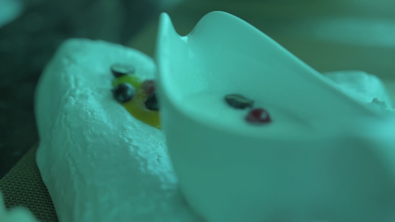 desierto de crema de vainilla en un restaurante bajo el agua en las maldivas