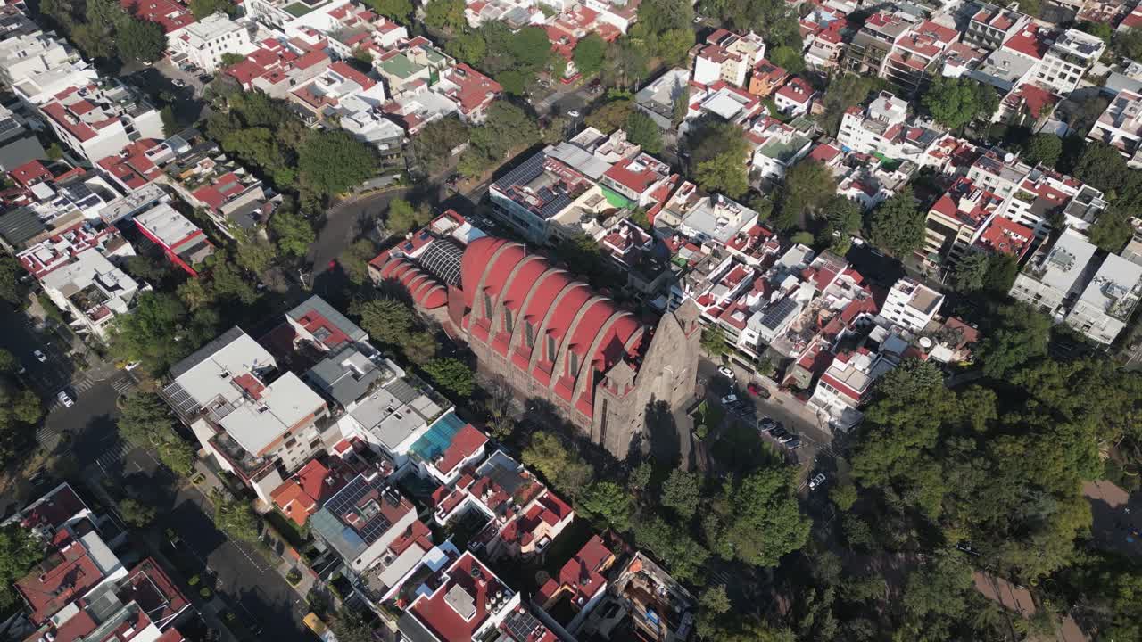 vista aérea de la iglesia de san agustín, en el corazón de polanco, ciudad de méxico