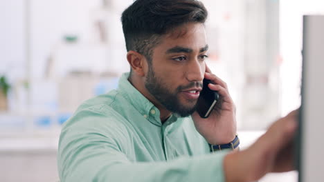 Telefonanruf,-Computer-Und-Erklärung