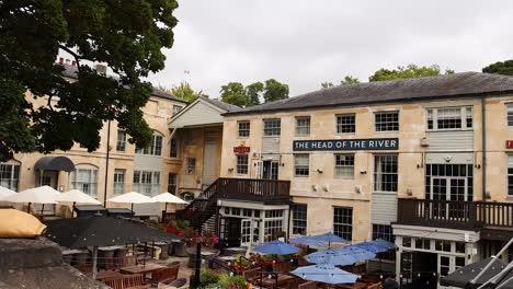 people enjoying outdoor dining at oxford pub