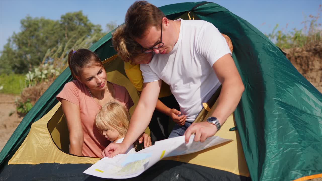 viaje de acampada familiar