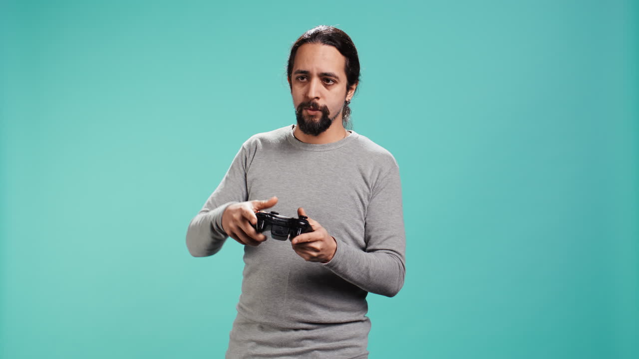 retrato de un jugador molesto después de perder un videojuego multijugador en línea