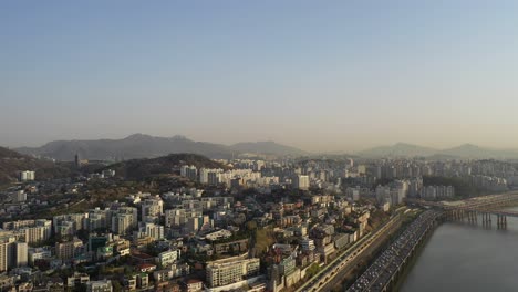 amanecer de la mañana sobre el río han en seúl corea