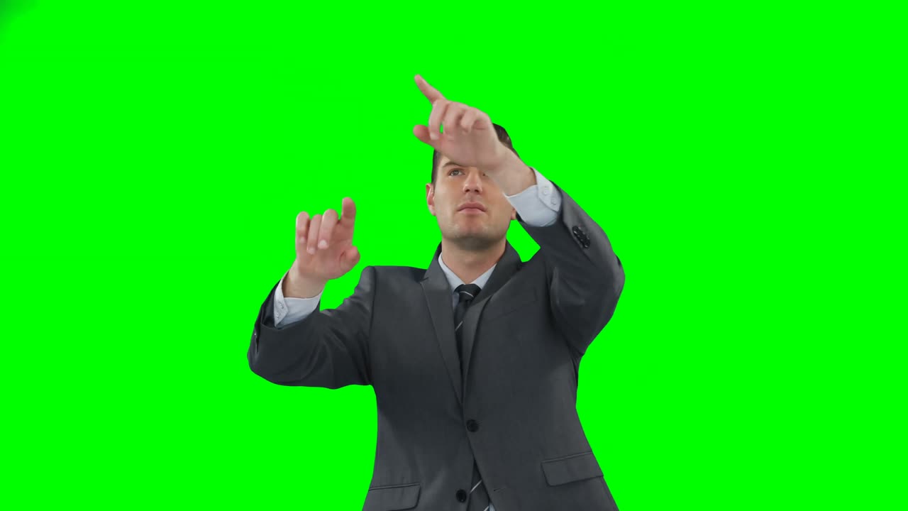 디지털 화면을 사용하는 사업가