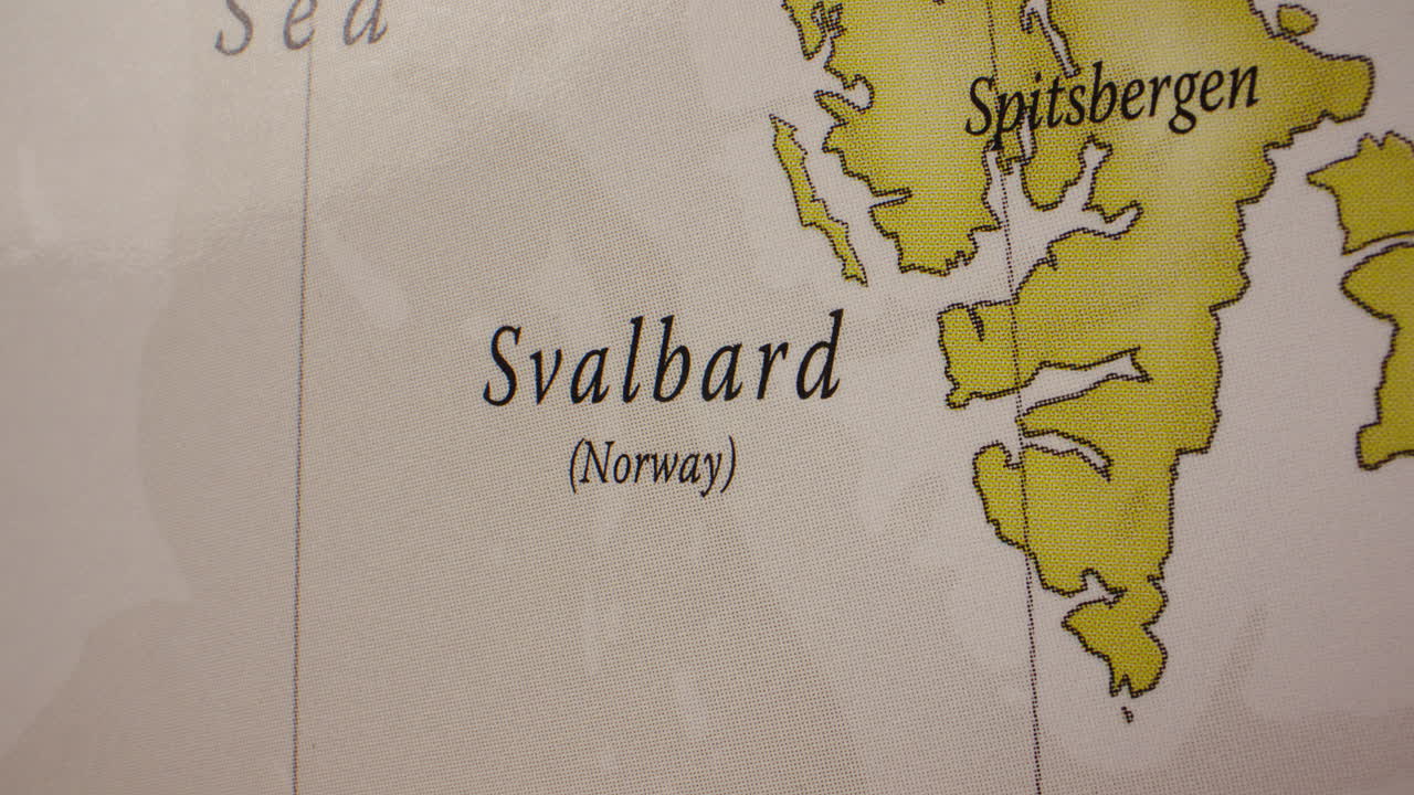Nærbillede af et kort over Svalbard, Norge