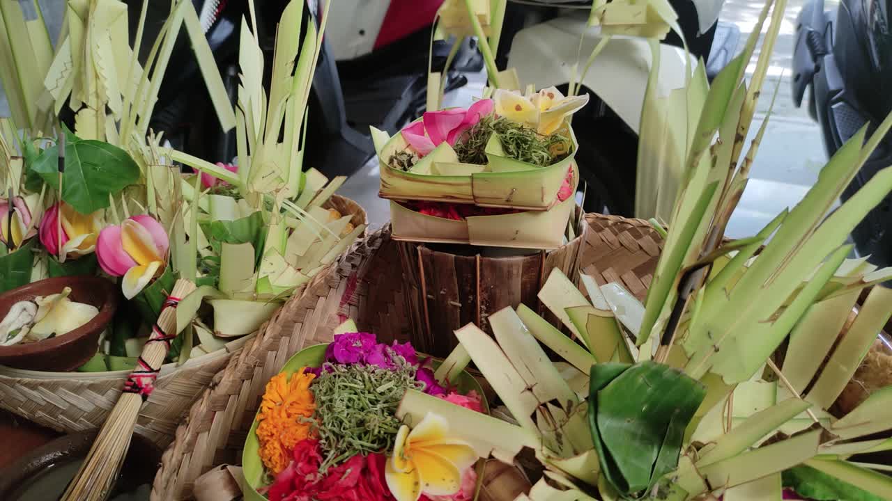 las ofrendas balinesas son una forma de gratitud llamada "banten"