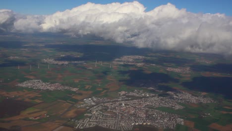volando a través de las nubes
