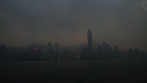 Timelapse-De-La-Puesta-Del-Sol-Del-Horizonte-De-Hong-Kong-En-El-Puerto-De-Victoria