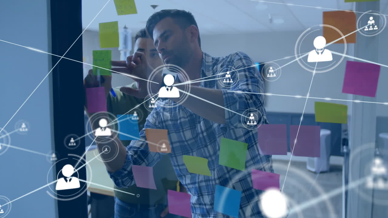 animación de la red de conexiones con iconos sobre diversos colegas tormenta de ideas en la oficina