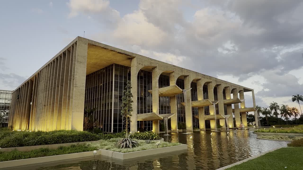 Public building, civic landmark, legislative administration location
