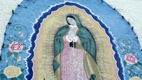 El Paso&#039;s Vibrant Migrant Community Through This Stunning Virgin Mary Mural