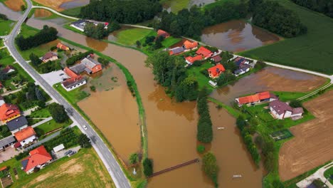 horripilantes imágenes aéreas de drones 4k de las inundaciones ocurridas en agosto en eslovenia