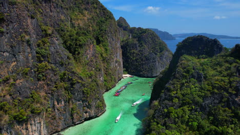 Pintoresco-Paraíso-De-La-Laguna-Pileh-En-Las-Islas-Phi-Phi