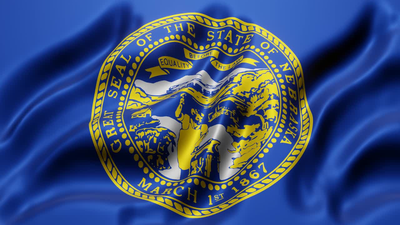 la bandera del estado de nebraska de los estados unidos ondeando